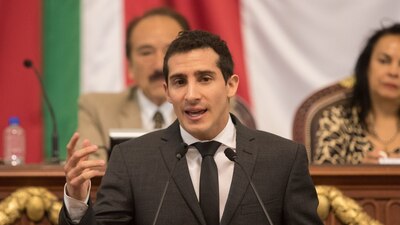 El exatleta olímpico ganó una curul federal de la mano del PAN