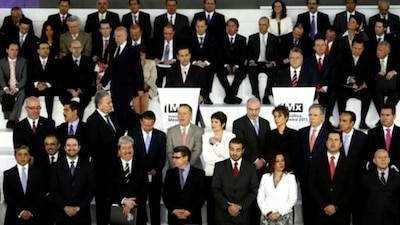 El presidente López Obrador acusó a periodistas de firmar un pacto de silencio con Calderón