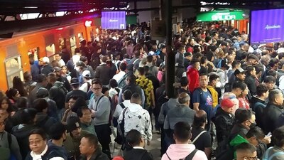 En la Línea 8 las aglomeraciones provocan retrasos para tomar el servicio, sobre todo en la estación base de Constitución de 1917
