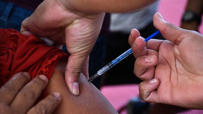Las personas de entre 30 a 39 años recibirán la vacuna de refuerzo a partir del 14 de febrero en CDMX