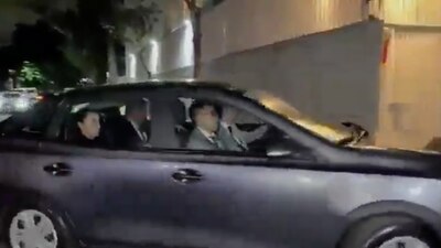 La mandataria federal llegó esta noche a su domicilio en Tlalpan