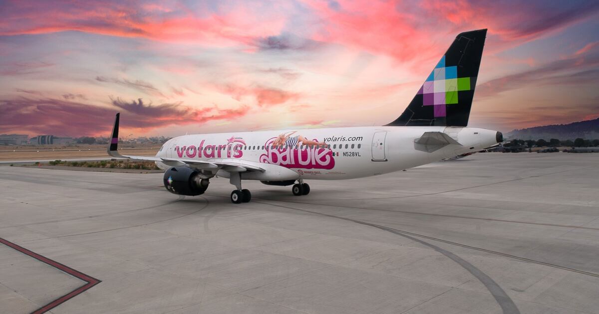 Volaris se suma a la fiebre rosa y pinta a 'Barbie' y a su logo en ...
