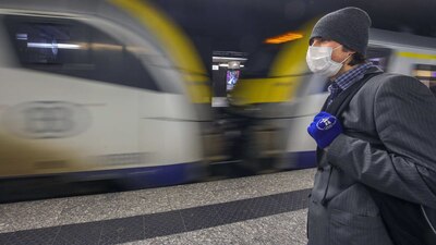 Los jóvenes también pueden enfremar gravente si contraen COVID-19, segpun nuevas investigaciones