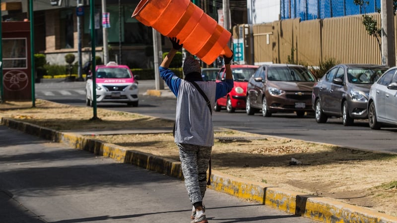 ¿Ley viene, viene? Clara Brugada busca regular a franeleros de la CDMX