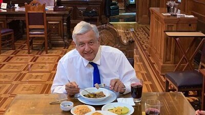 El tabasqueño presumió varios platillos originarios de su tierra natal