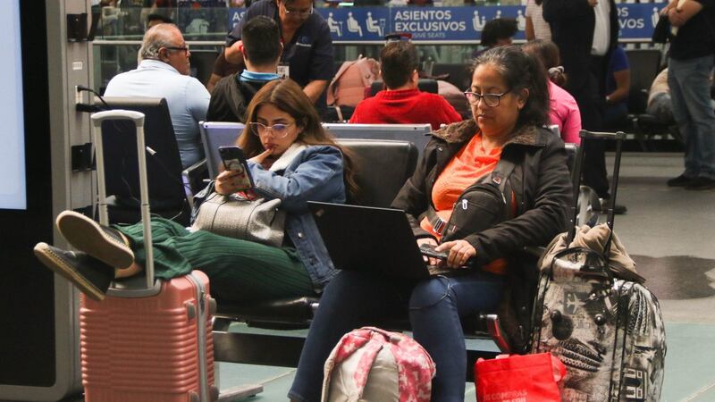 Lluvias han afectado a más de 19 mil pasajeros del AICM; Aeroméxico pide soluciones a autoridades