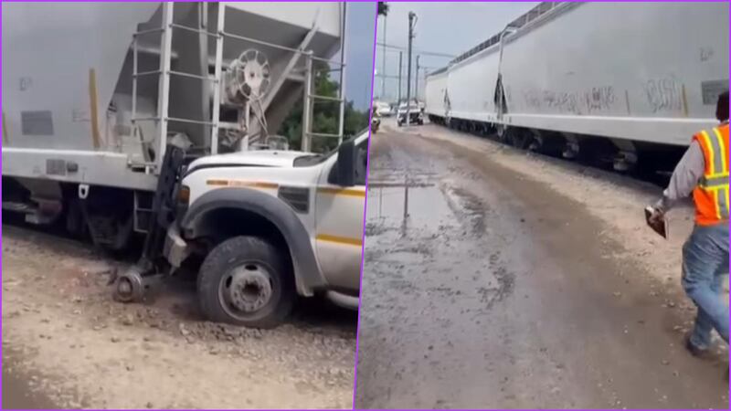 Tren choca contra camioneta y se descarrila en Querétaro