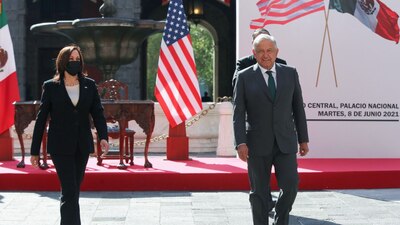 Ambos se dirigieron a Palacio Nacional para continuar con pláticas