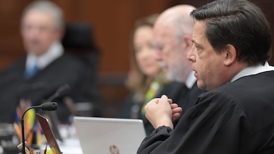 El ministro presentó su renuncia al cargo y expuso los motivos de su decisión