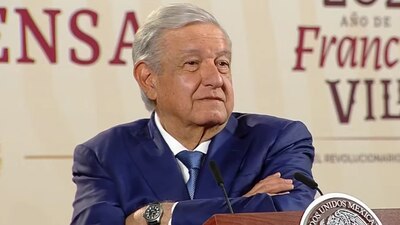 El presidente recordó cuando "salvó" a la CFE de organismos autónomos