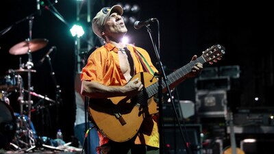 El artista fue expulsado por criticar los hechos ocurridos en Atenco