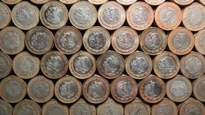 En ventanillas bancarias, el precio de la moneda estadounidense es de 19.39 pesos cada una