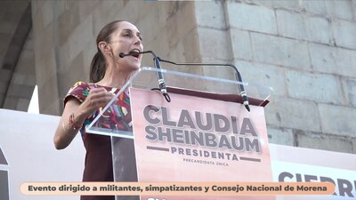 En el Monumento a la Revolución culminó su precampaña