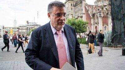 El consejero jurídico de la Presidencia señaló que los cuestionamientos hacen hablar demás al mandatario