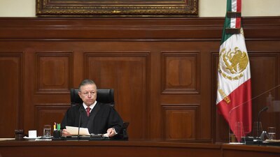 Determinó no darle trámite al recurso de senadores, porque el escrito no estaba firmado por los promoventes.