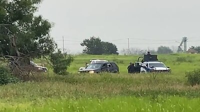 Autoridades detuvieron a dos sujetos que trataron de escapar a pie