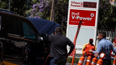 La jefa de gobierno reprobó que algunas empresas vean su beneficio propio y no el colectivo