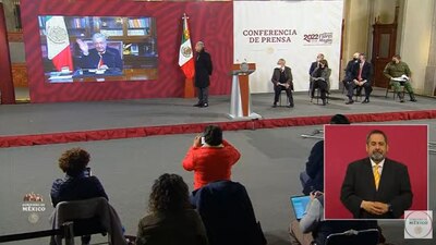 Pese a estar enfermo de COVID, AMLO decidió conectarse unos momentos para informar su estado de salud.