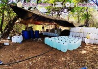 Desmantelan narcolaboratorio en Sinaloa; aseguran más de 3 mil litros de sustancias químicas