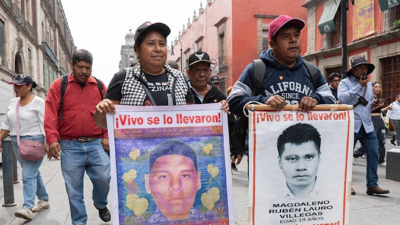 “Padres de los 43 normalistas de Ayotzinapa se mostraron muy receptivos durante reunión”: Sheinbaum