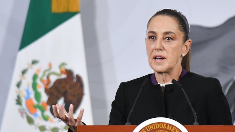 Falla técnica, la posible causa de la caída de avioneta en Toluca: Sheinbaum