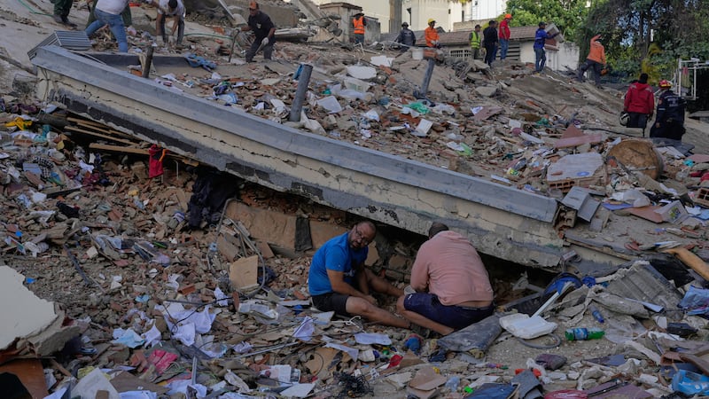 Venezuela eleva la cifra de víctimas por doble terremoto: van al menos 188 muertos y mil 500 heridos