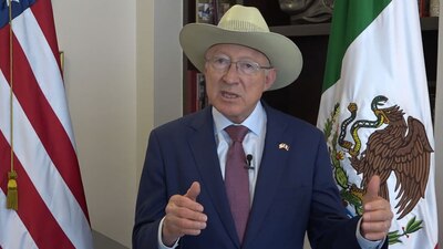 El embajador señaló que EU trabaja con otros países para realizar una migración ordenada y legal