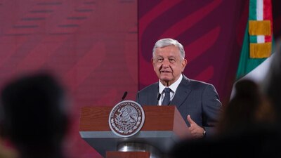 Criticó que haya quienes violan la Constitución al ganar más que el presidente
