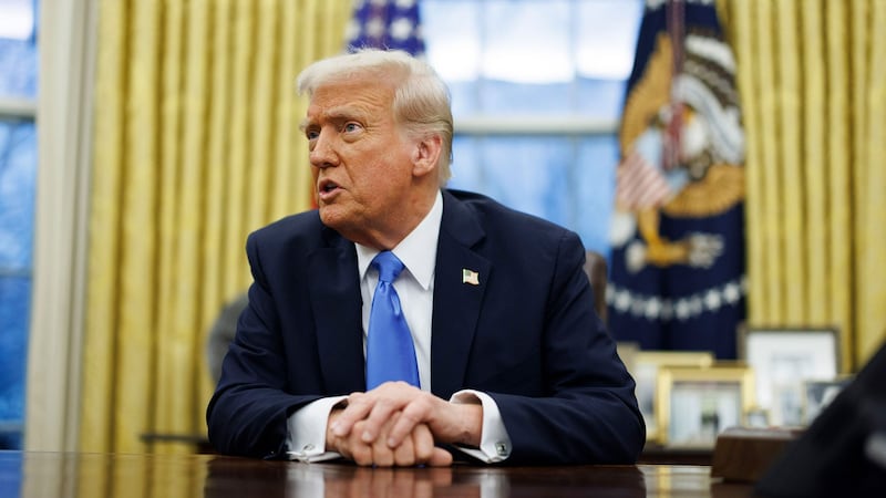 Donald Trump firma orden para imponer aranceles recíprocos generales