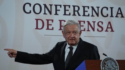 Anunció que al mediodía de este 15 de mayo, tendrá un evento con maestros