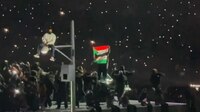 Hombre ondea bandera palestina en el Show de medio tiempo del Super Bowl