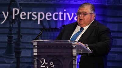 Señaló pronosticó que esto requiera que las tasas de interés reales suban por encima de los niveles neutrales