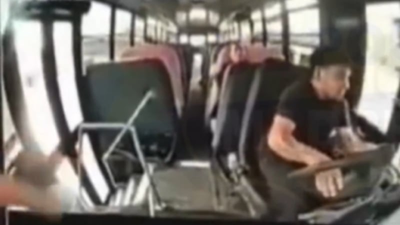 VIDEO: Chofer evita tragedia en el Bulevar 2000 de Tijuana tras quedarse sin frenos
