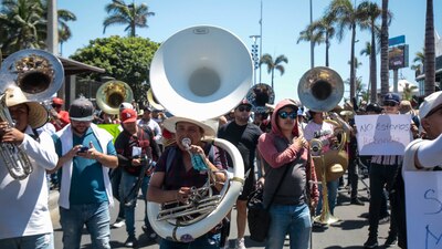 Los músicos sólo podrán tocar en áreas específicas y en un horario acordados