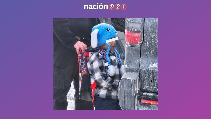 Autoridades de EU niegan que busquen acelerar la deportación de la familia del pequeño Liam Conejo