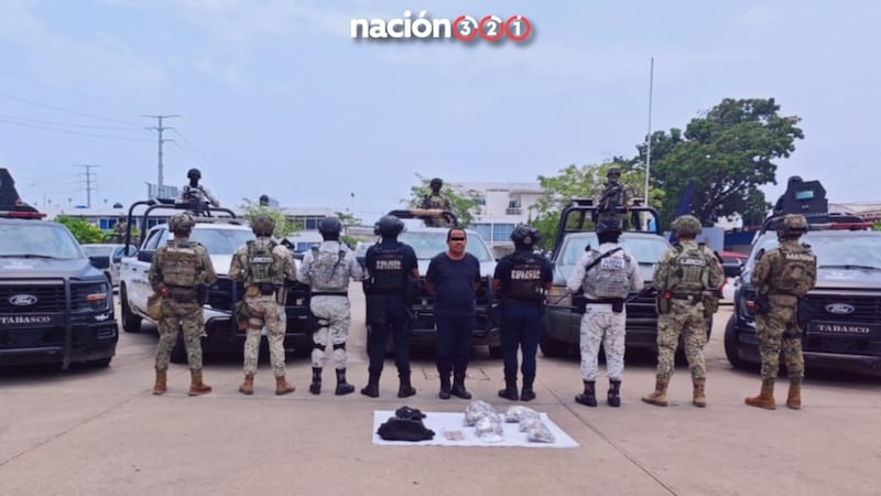 Detienen a policía que usaba su patrulla para distribuir drogas en Tabasco