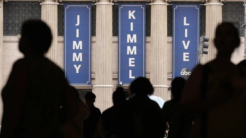 Trump arrecia amenazas contra medios críticos; “hay que retirarles la licencia”, dice