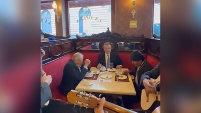 Ebrard calificó como "luchadores por la justicia y la dignidad humana" a ambos exmandarios.