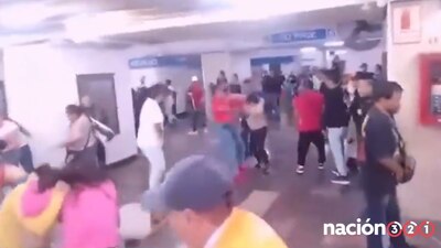 Después del intercambio de golpes, llegaron decenas de elementos de la Policía Bancaria