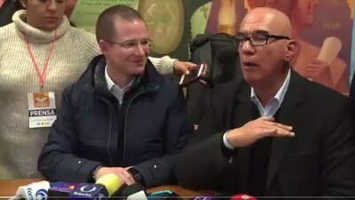 Ricardo Anaya y Dante Delgado durante una conferencia de prensa