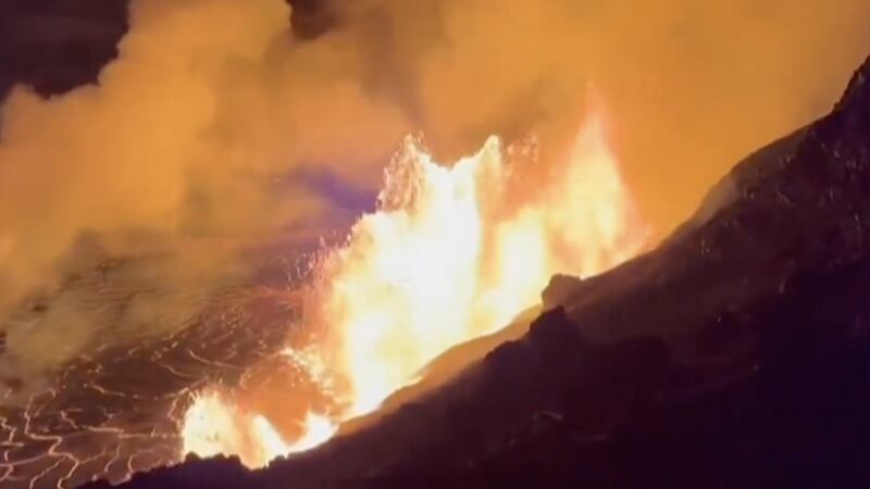 Volcán Kilauea entra en erupción; arroja lava hasta 80 metros en el aire