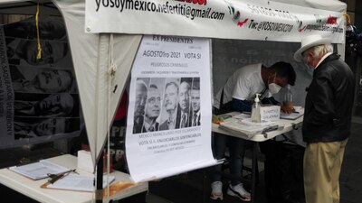 Para ser partícipe de este ejercicio necesitarás mostrar tu credencial del INE.