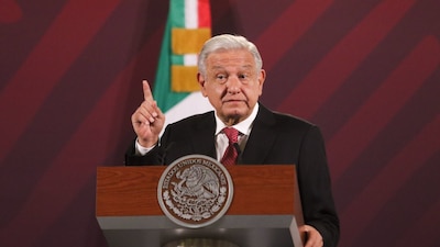 El presidente reveló que desde el año pasado recibe su pensión de Adulto Mayor