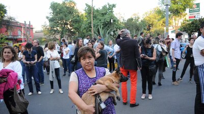 Miles de personas en la capital salieron de sus hogares y trabajos
