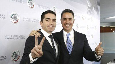 Los panistas Fernando Salazar (izq) y Guillermo Anaya durante el anuncio