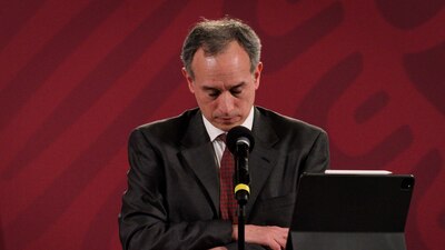 El funcionario fue captado en un playa de Oaxaca sin cubrebocas y en pleno repunte de casos de COVID-19