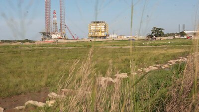 Así lucen los alrededores del puerto marítimo de Dos Bocas, donde el gobierno construye una refinería