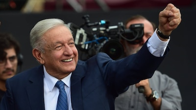 El Presidente da su mensaje ante un Zócalo prácticamente lleno