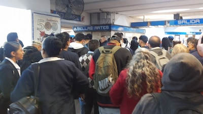 Entre demoras, trenes detenidos y calor, así operan seis líneas del Metro de CDMX la mañana de este 28 de agosto