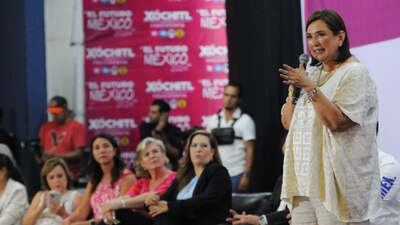 Xóchitl platicó con mujeres en el municipio de Naucalpan, Edomex